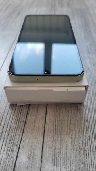 Samsung Galaxy A15 5G Yellow (nou).