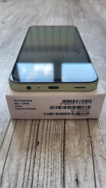 Samsung Galaxy A15 5G Yellow (nou).